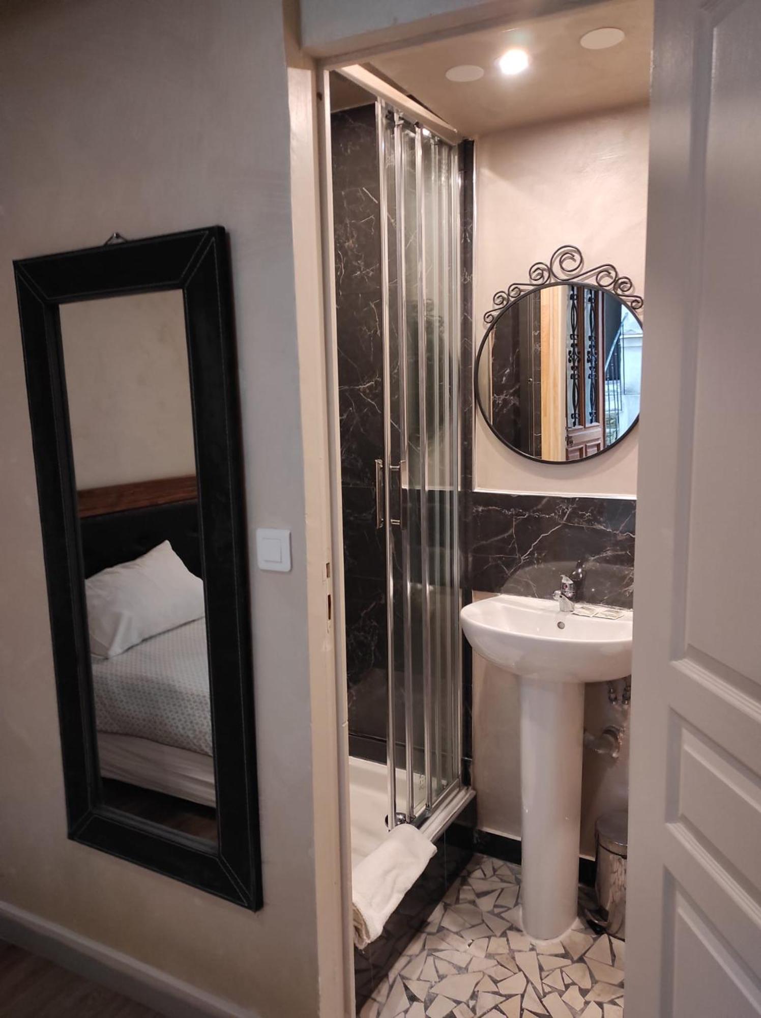 Hotel Clermont Montmartre Paris Dış mekan fotoğraf